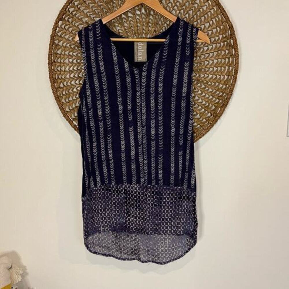 Dolan for Anthropologie blue and white sleeveless blouse size small